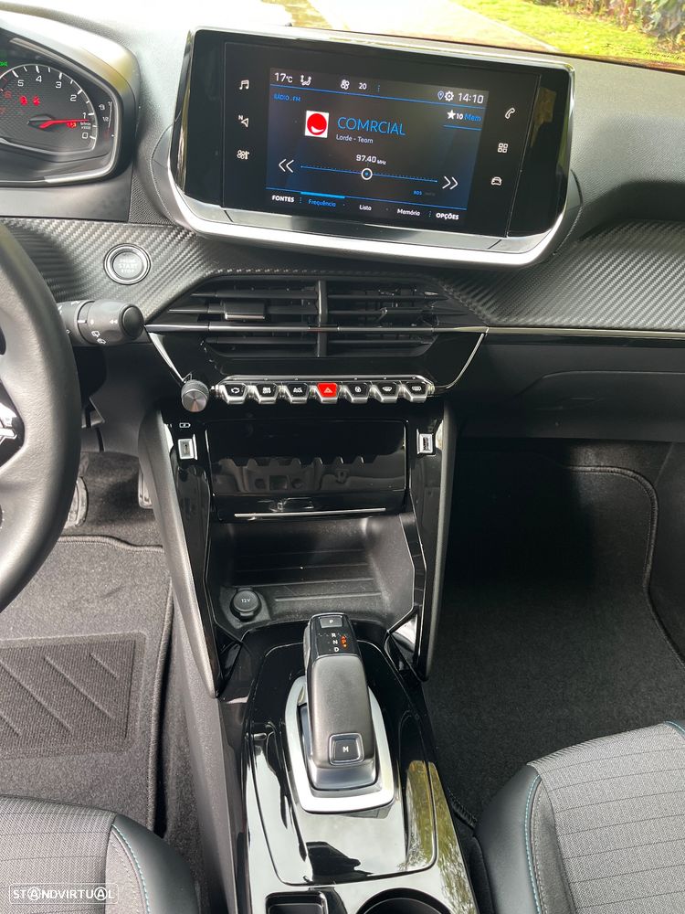 Peugeot 2008 1.2 PureTech Allure EAT8 - 17