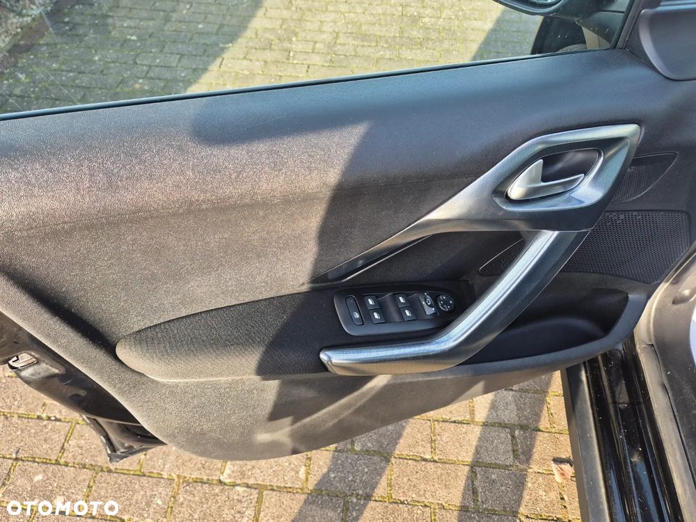 Peugeot 2008 PureTech 110 Stop&Start Allure - 25