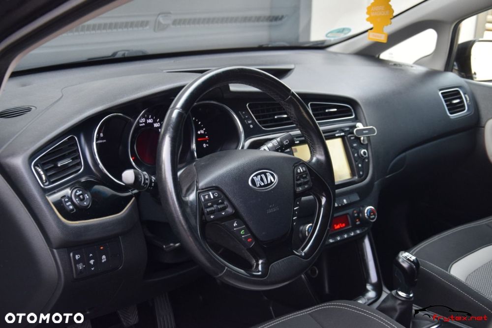 Kia Ceed - 16