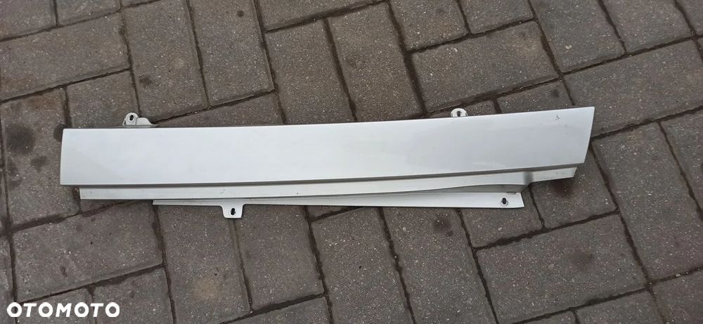 LISTWA OSŁONA NAKŁADKA KABINY PRAWY MERCEDES MP4 GIGA SPACE 9607510330 - 1