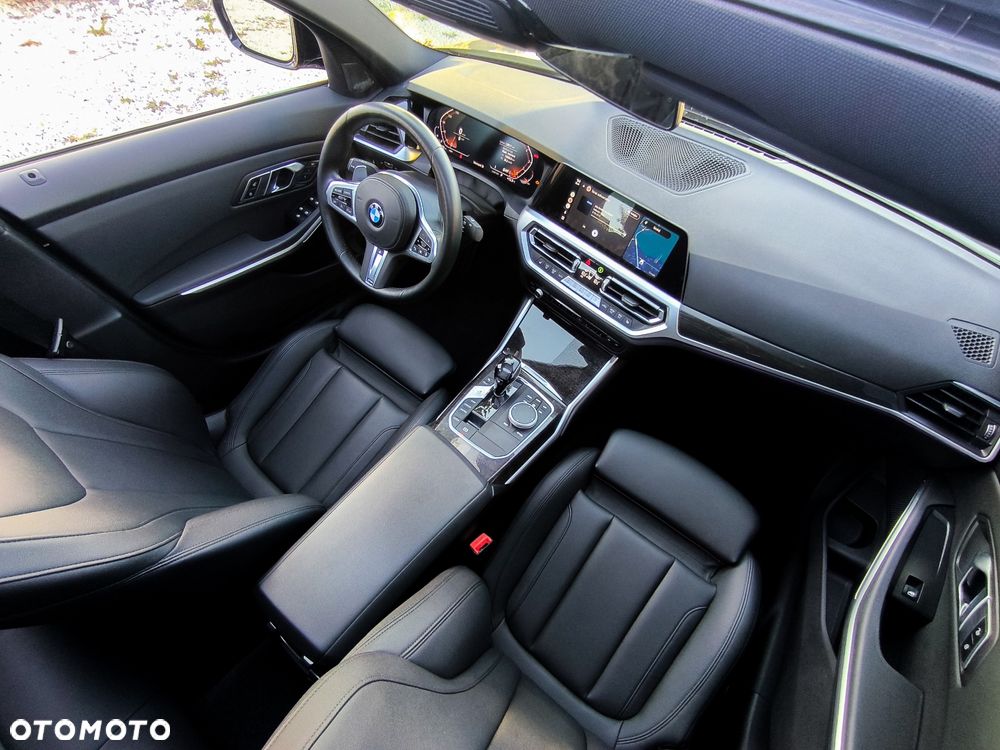 BMW Seria 3 330i xDrive Luxury Line sport - 11