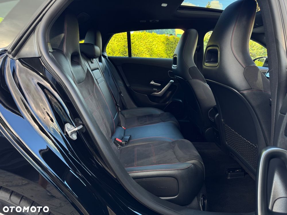 Mercedes-Benz CLA 220 d 4-Matic AMG Line 8G-DCT - 24
