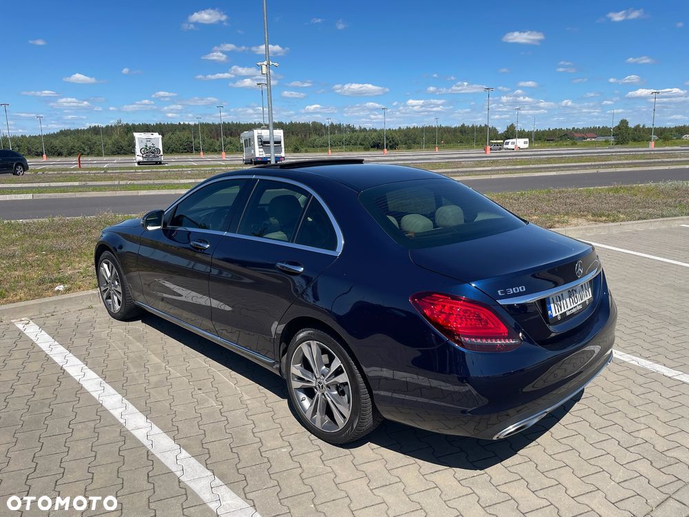 Mercedes-Benz Klasa C 300 4Matic 9G-TRONIC Avantgarde - 4