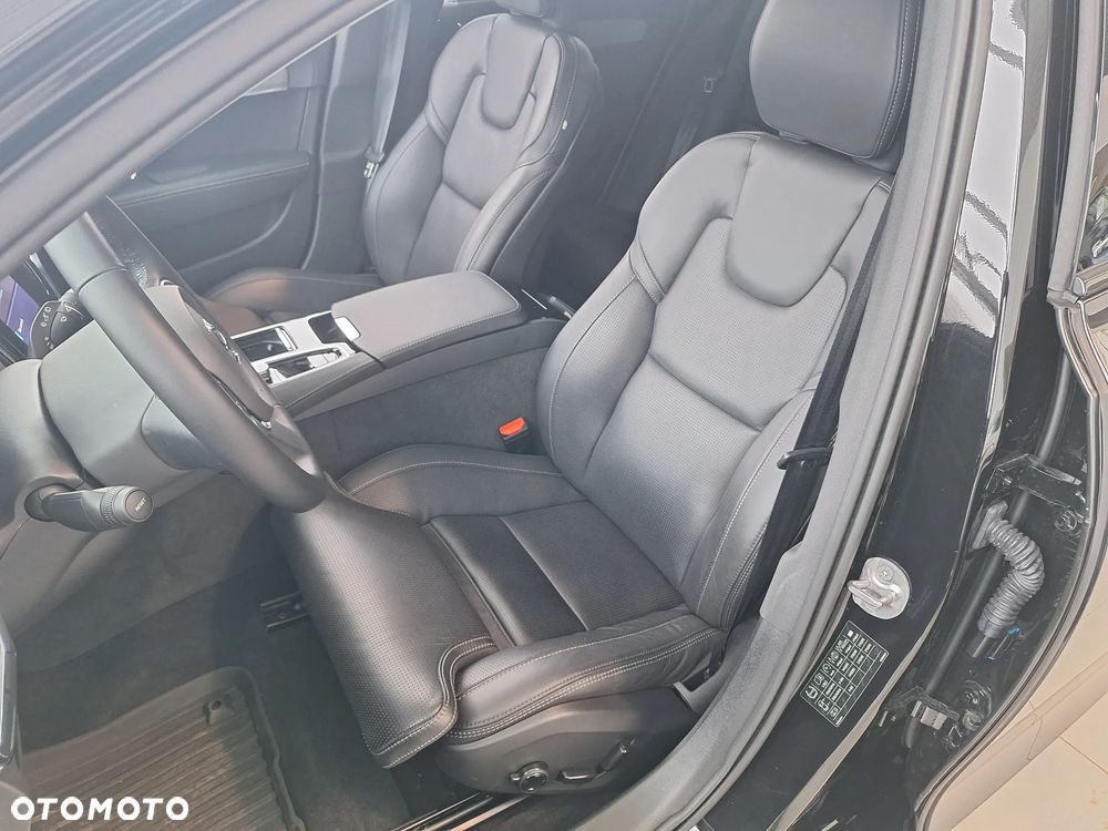 Volvo V90 T8 AWD Plug-In Hybrid Plus Dark - 10