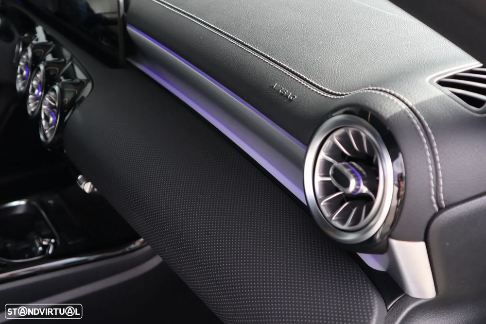 Mercedes-Benz A 250 e 8G-DCT AMG Line - 14