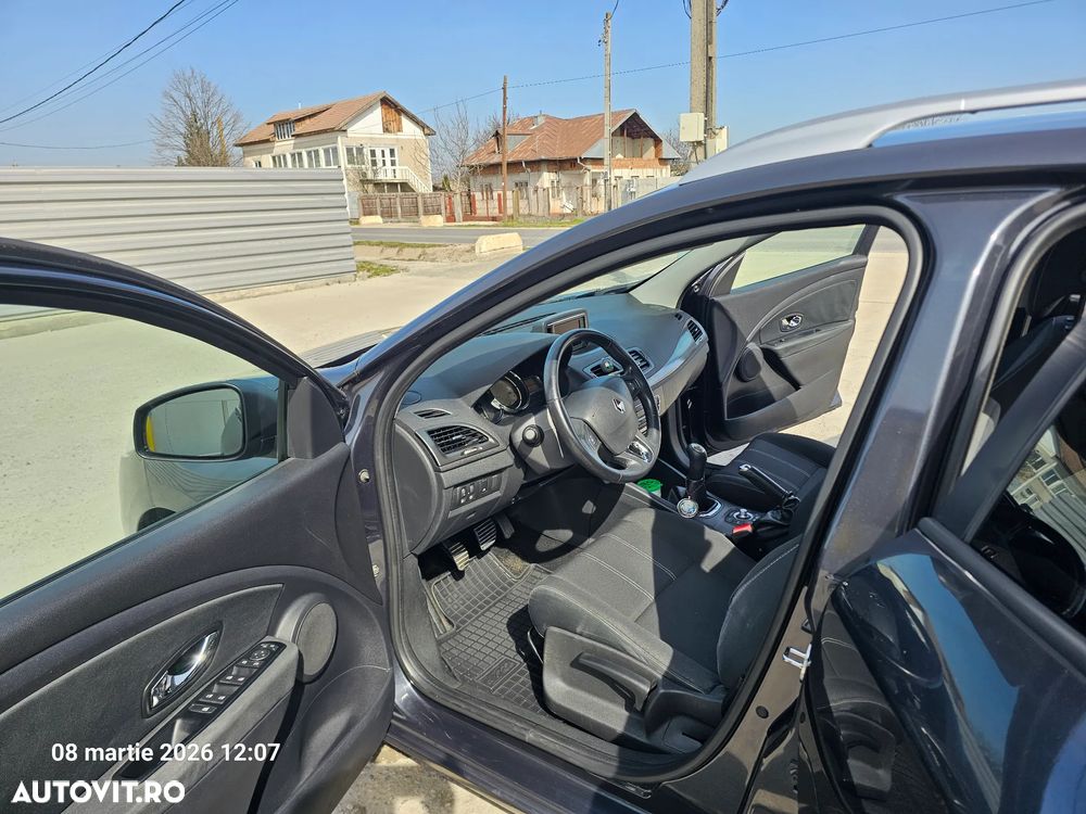 Renault Megane dCi 90 FAP Paris - 9