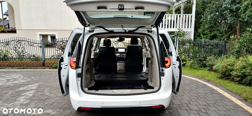 Chrysler Pacifica - 25