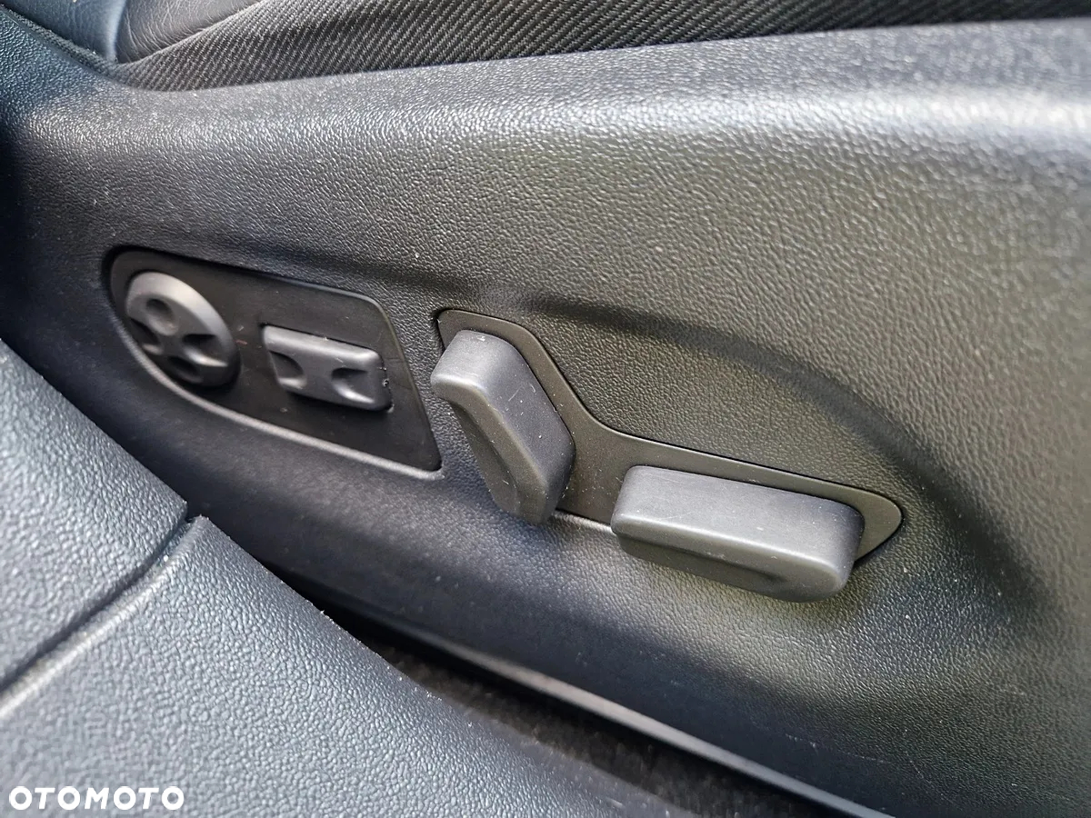 Citroën C5 2.0i 16V Exclusive Equilibre Navi - 22