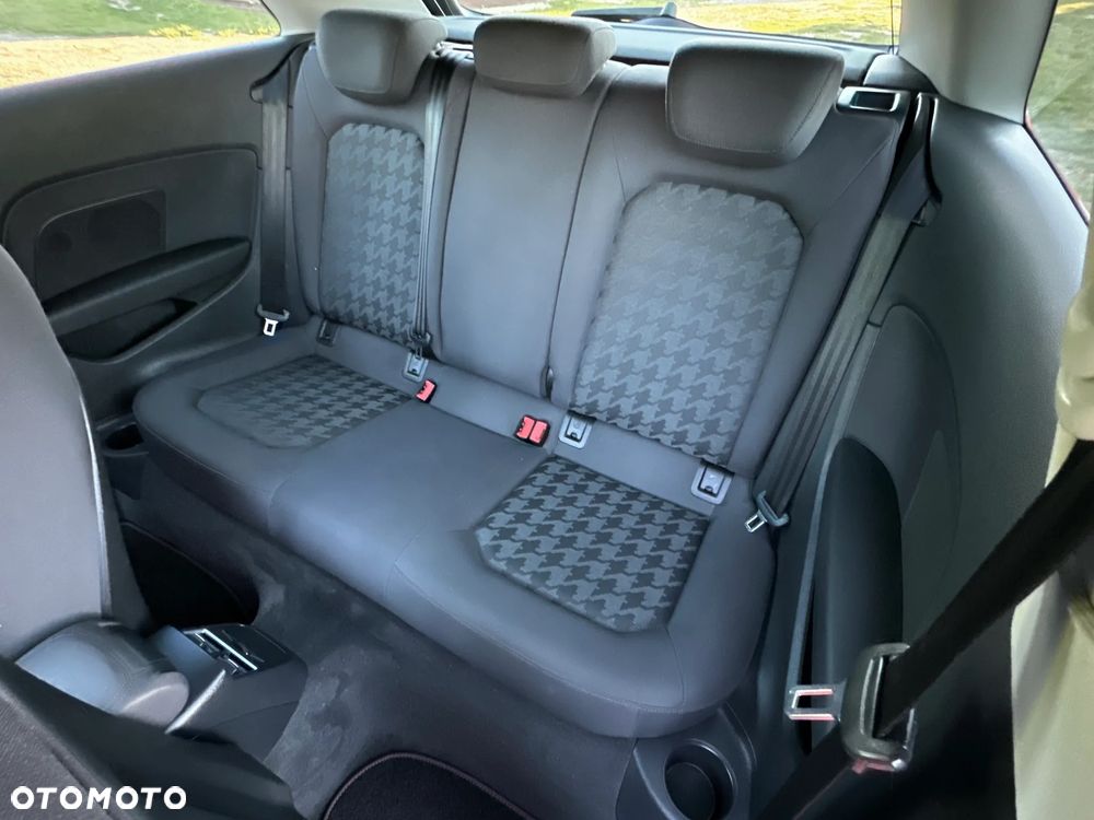Audi A3 Sportback 1.6 TDI S line Sportpaket - 10