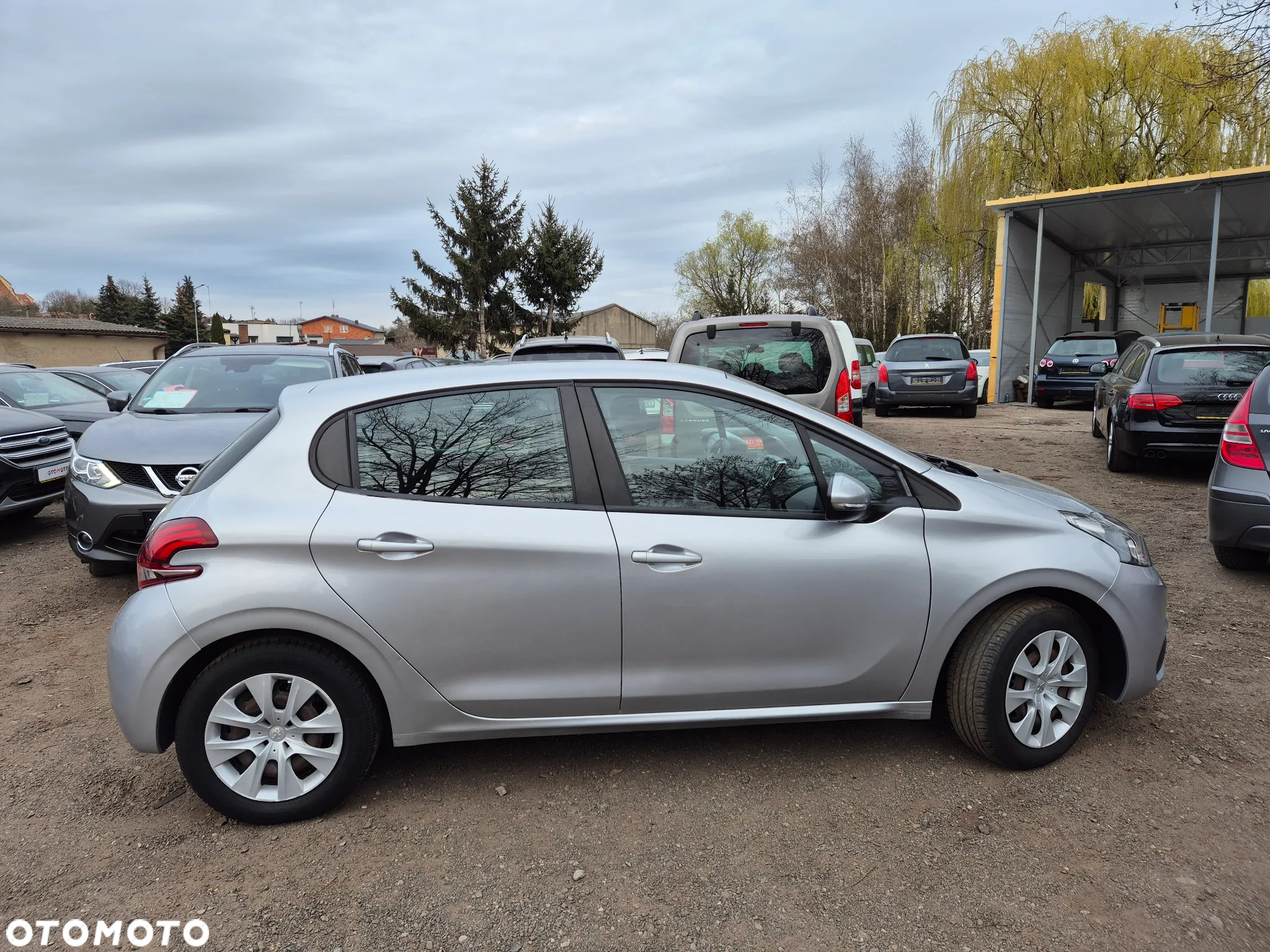 Peugeot 208 1.2 PureTech Active - 4