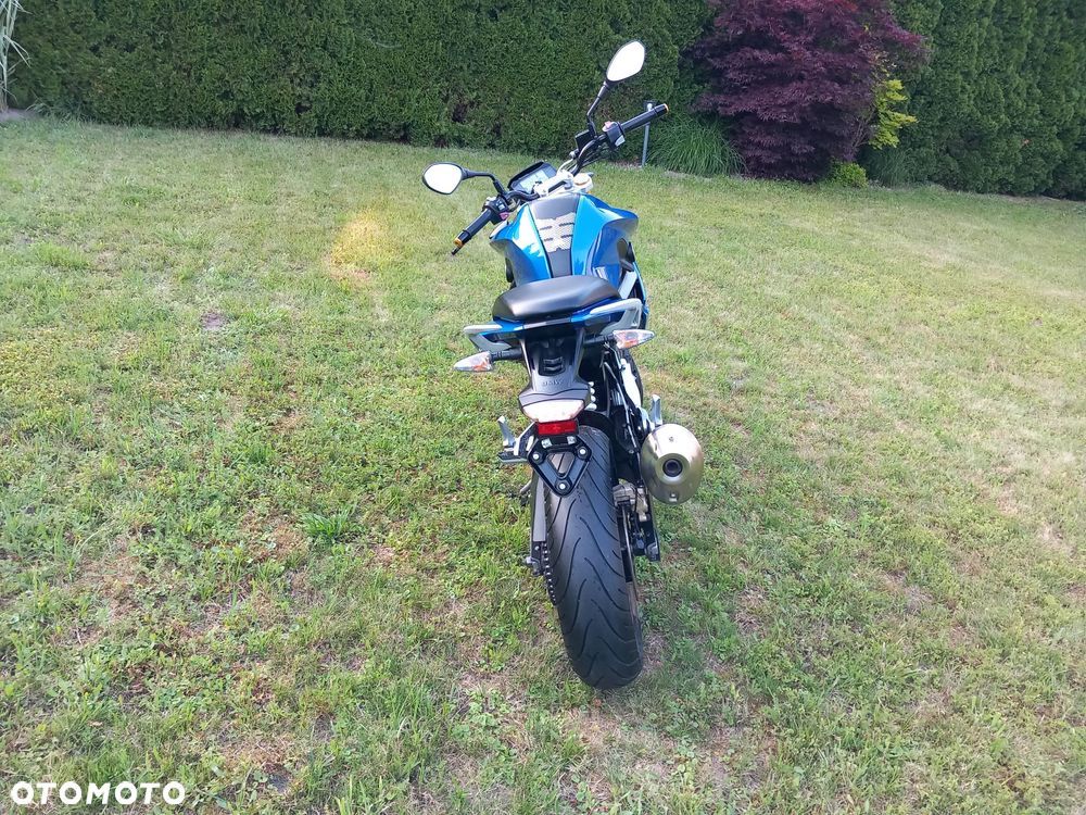 BMW G - 7