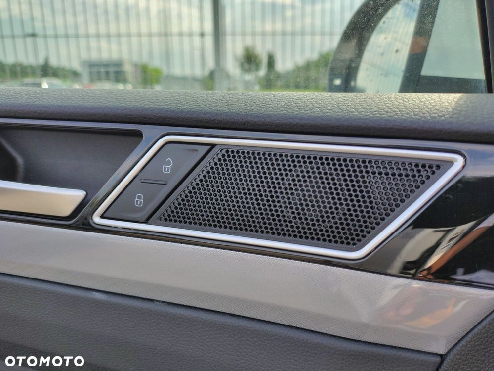 Volkswagen Passat - 28