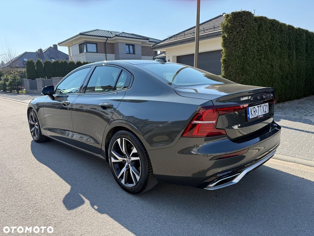 Volvo S60 B4 B R-Design - 4