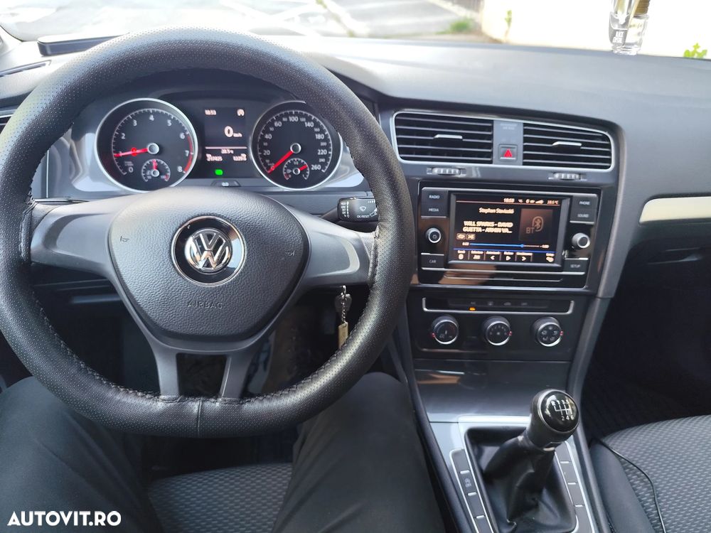 Volkswagen Golf - 9