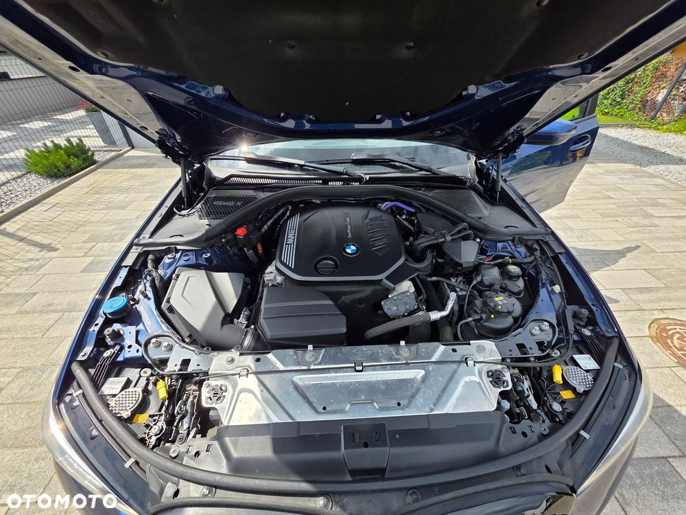 BMW Seria 3 318d mHEV - 19
