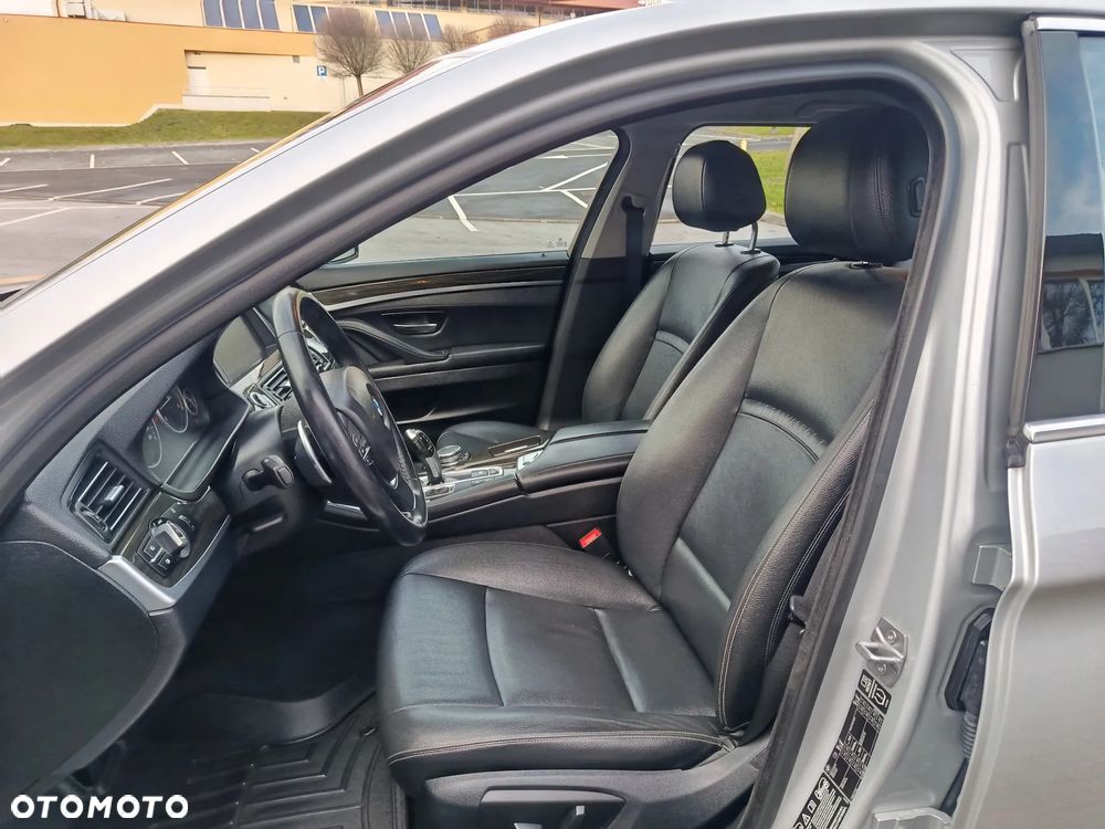 BMW Seria 5 520d xDrive Luxury Line - 15