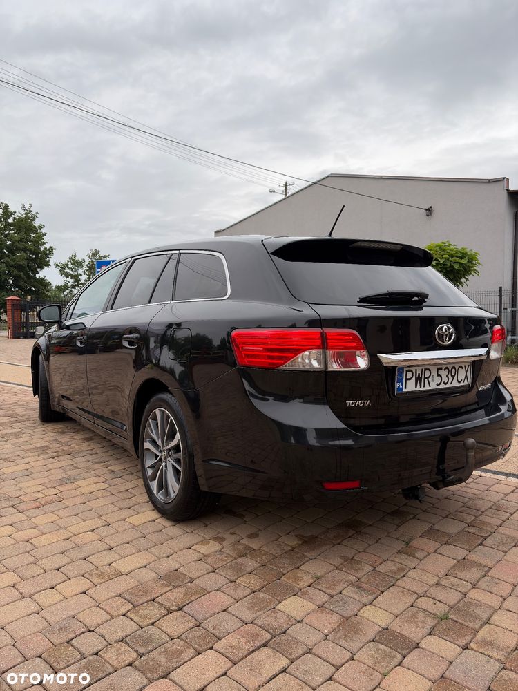 Toyota Avensis 2.0 D-4D Premium - 3