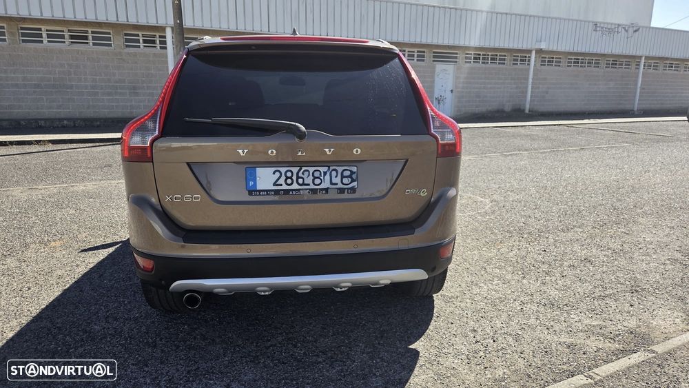 Volvo XC 60 2.0 D3 Drive — fotografia 7