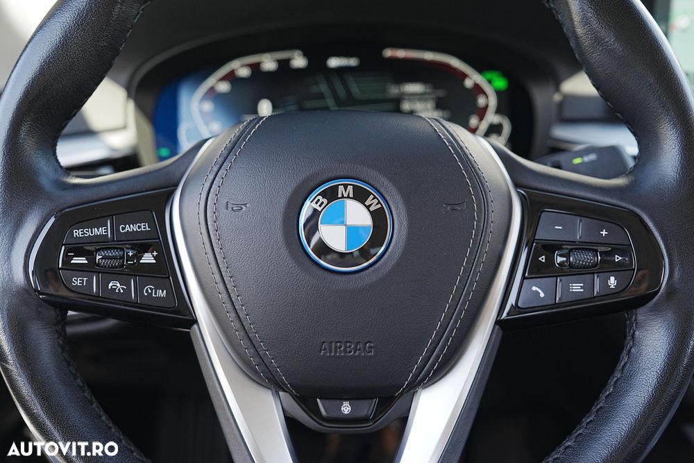 BMW Seria 5 530e xDrive AT PHEV - 16