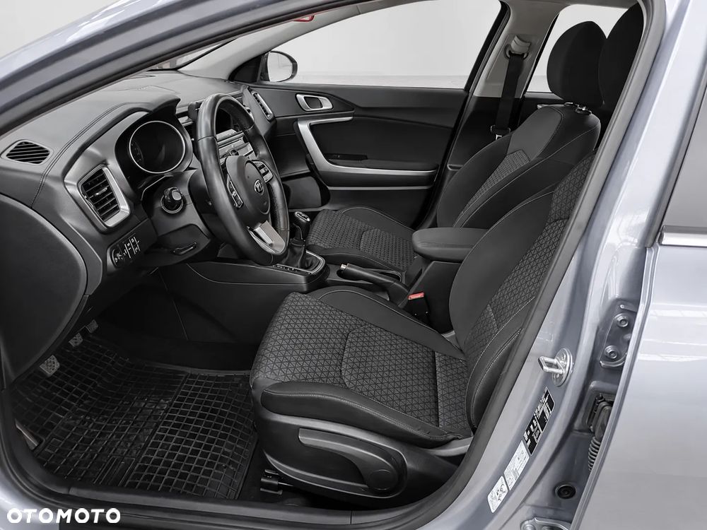 Kia Ceed 1.6 CRDi mHEV M - 5