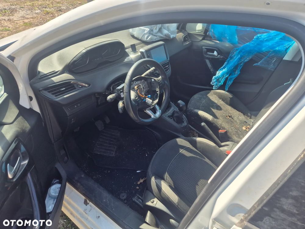 Peugeot 208 Blue-HDi 100 Stop&Start Allure - 9