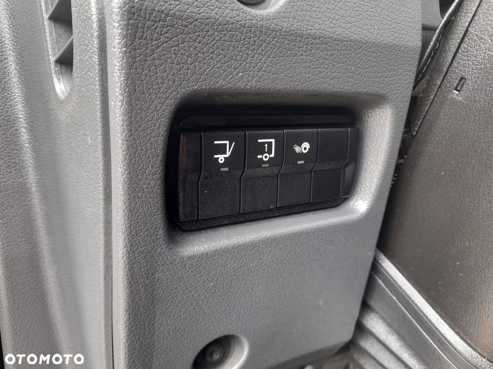 Mercedes-Benz Atego 1224 7.75m TOP1 STAN WINDA HAK z Niemiec tylko 320 000km UBRANIÓWKA czyściutki 6 cylindrów - 32