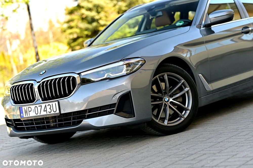 BMW Seria 5 520i - 6