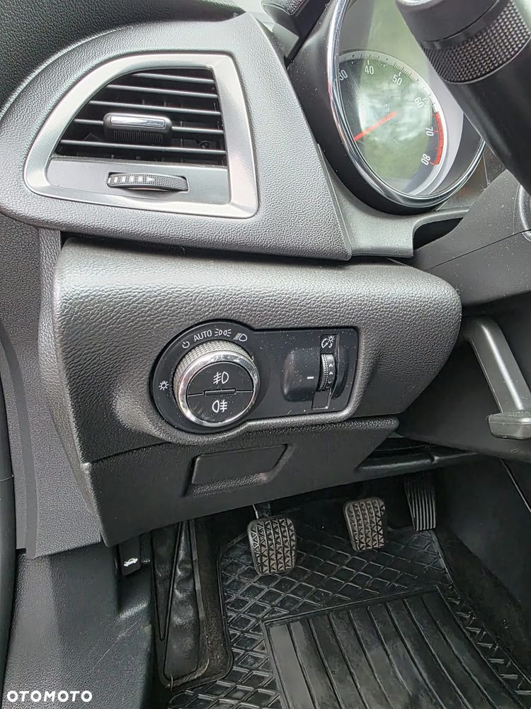 Opel Astra 1.6 Turbo Edition Sport - 16