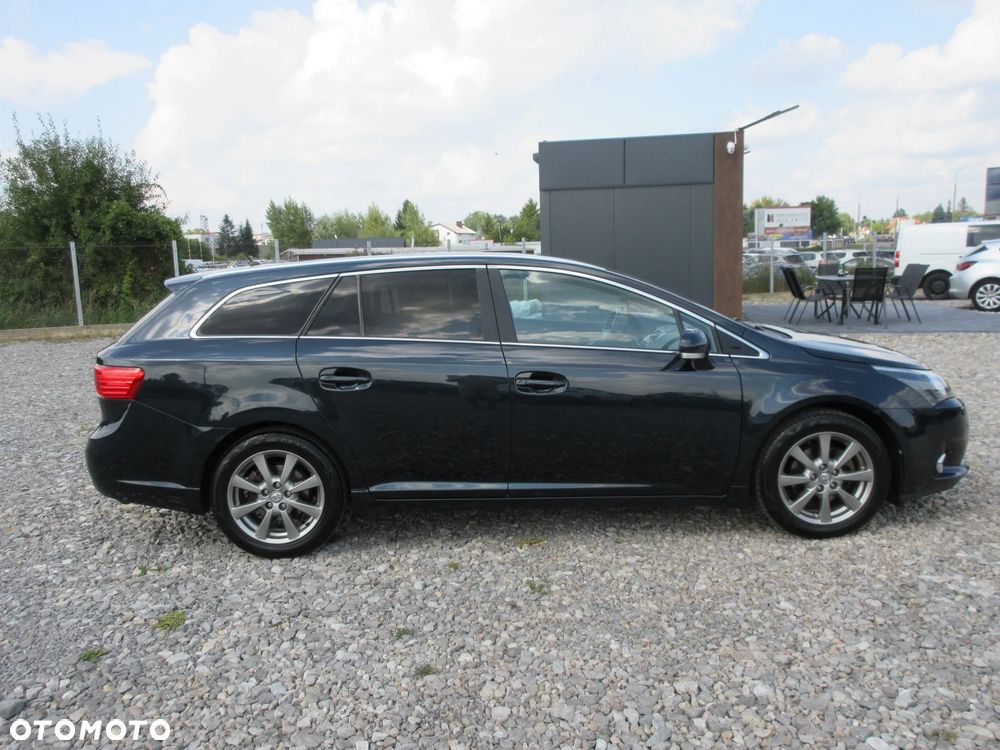 Toyota Avensis 2.0 D-4D Executive - 4