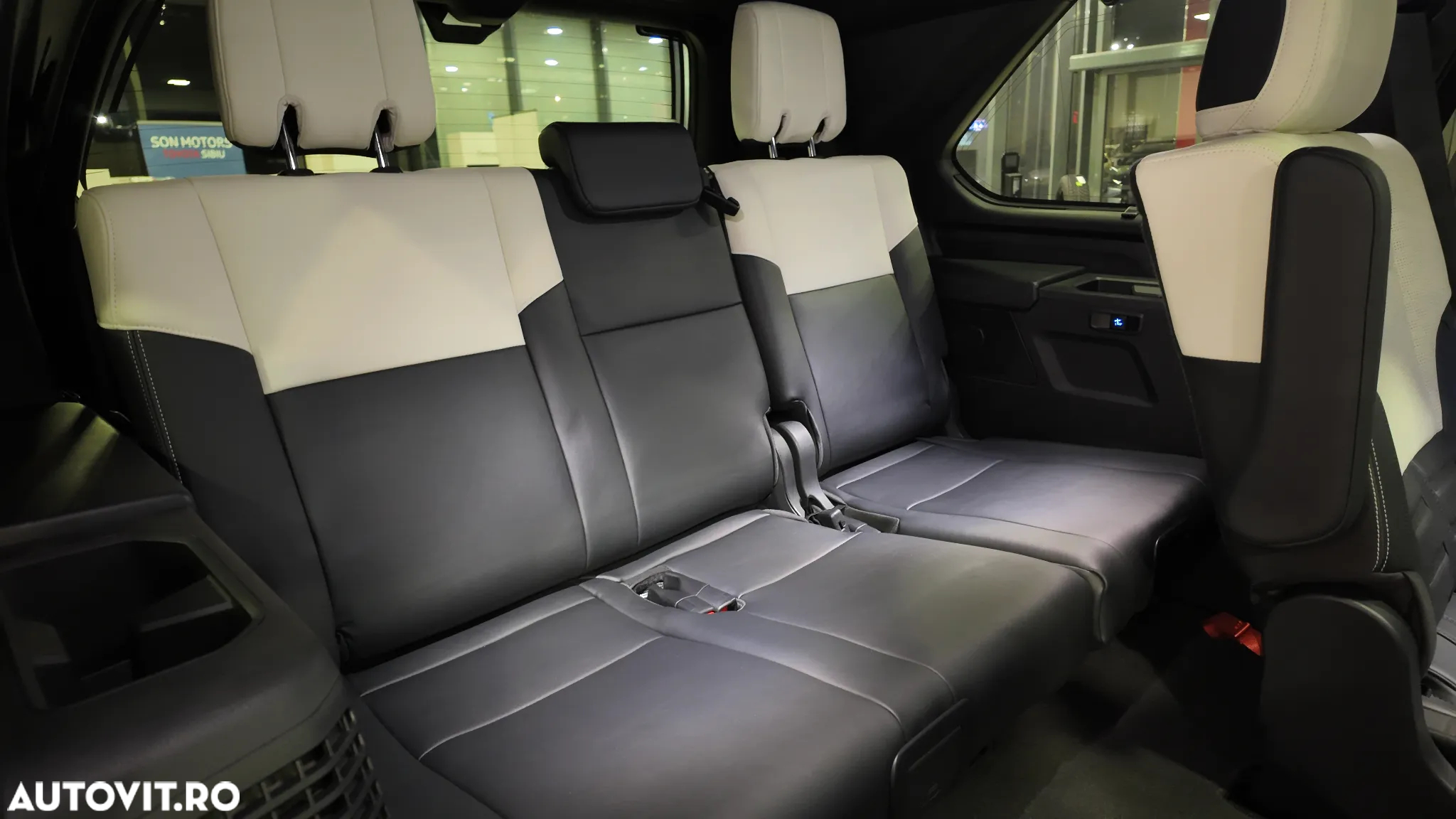 Toyota Sequoia - 34