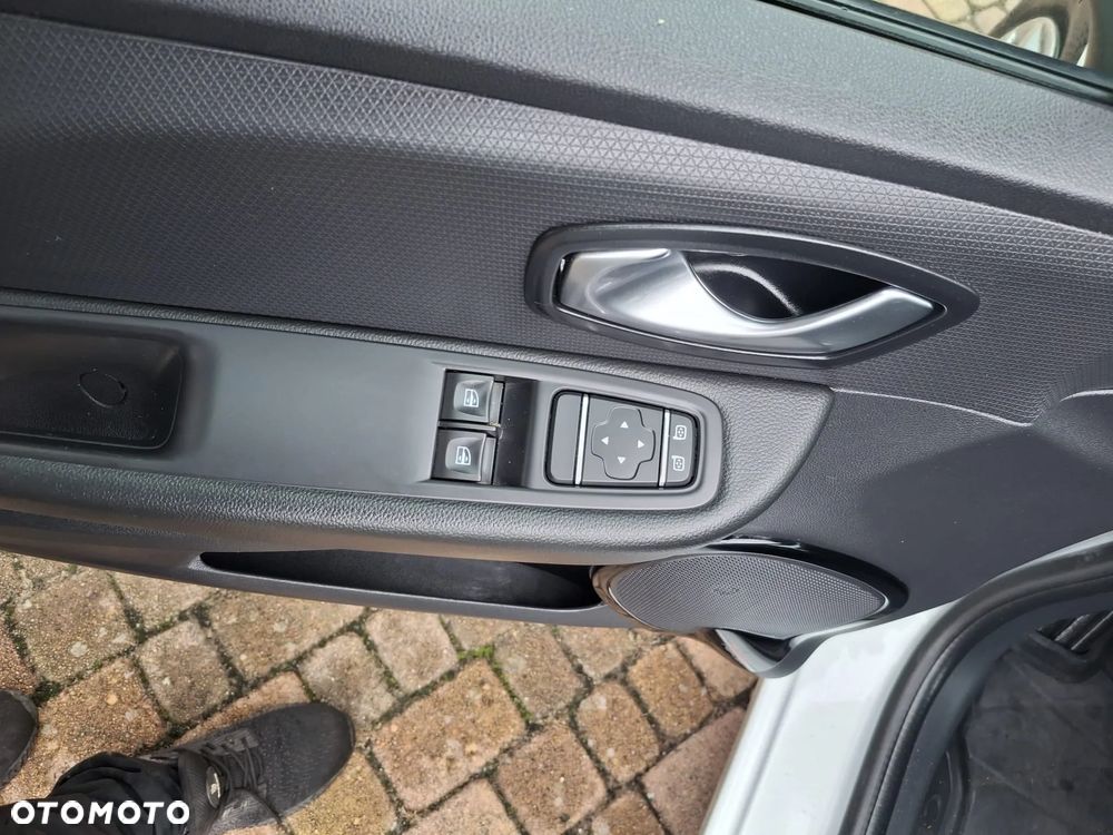 Renault Clio 1.5 dCi Energy Alize - 17