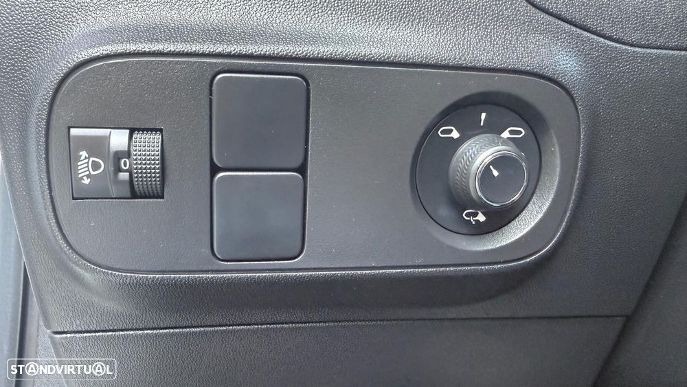 Citroën C3 1.2 PureTech Shine - 27