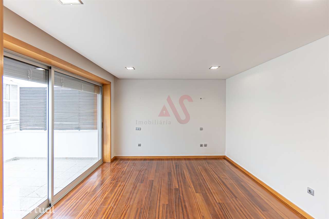 Moradia em Banda T3 em Mesão Frio – Zona Premium de Guimarães - Grande imagem: 4/29