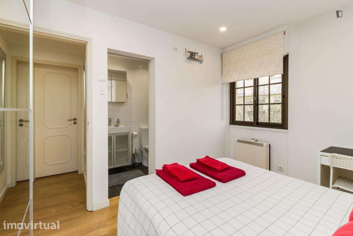 Apartamento com 4 quartos - localizado em Lisbon - Grande imagem: 4/27