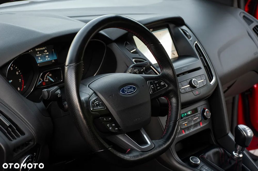 Ford Focus 1.5 EcoBoost STart-Stopp-System ST-LINE - 24