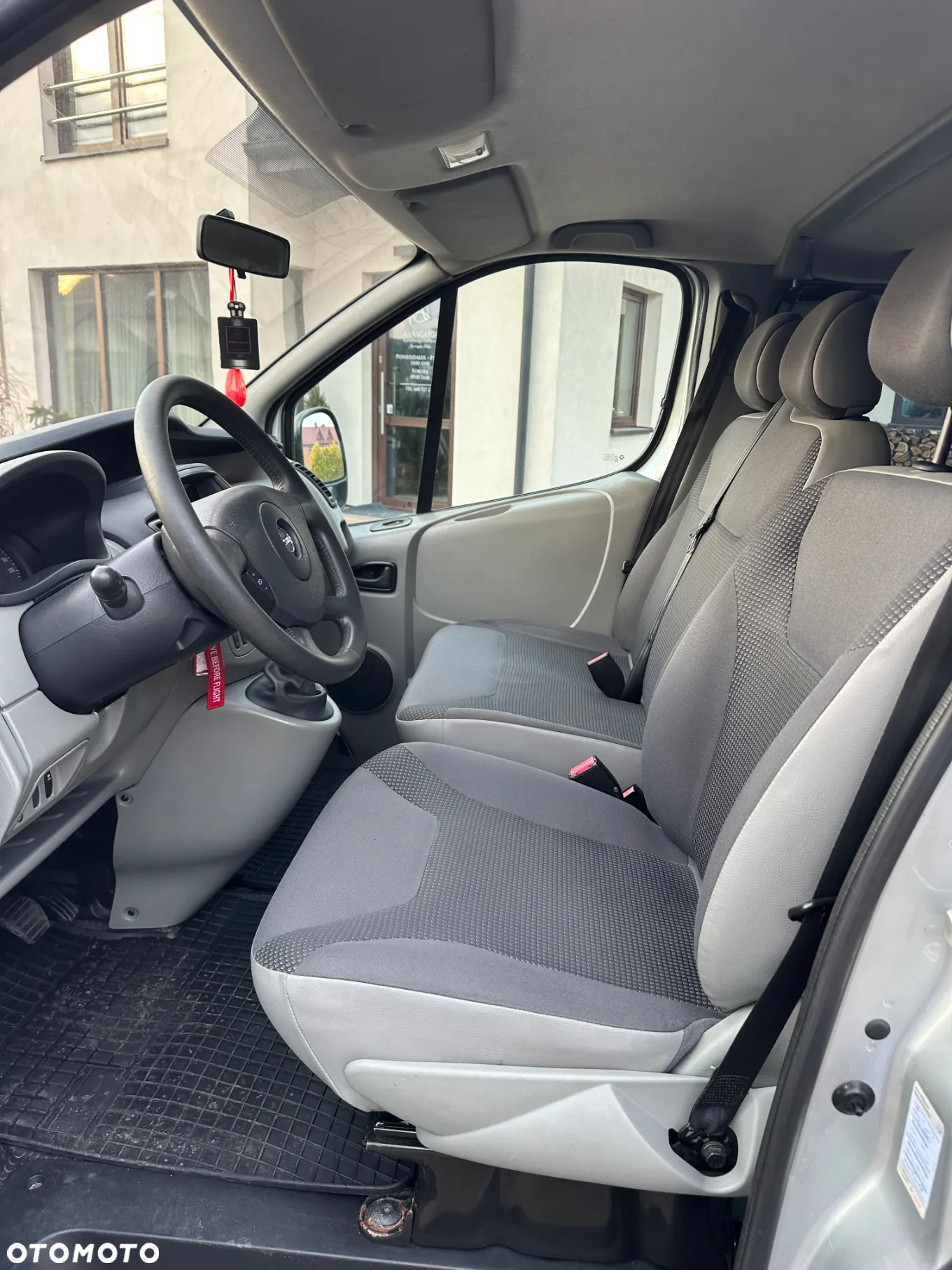 Opel Vivaro - 8