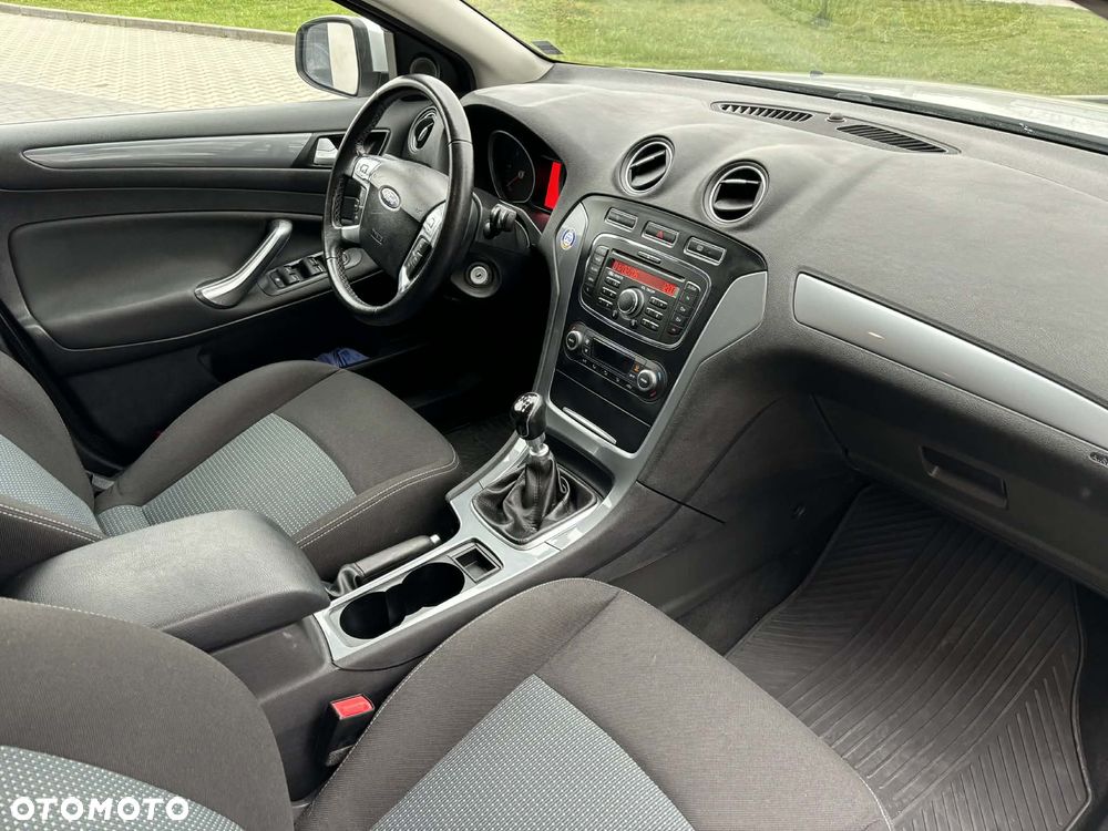 Ford Mondeo 1.6 TDCi Champions Edition - 9