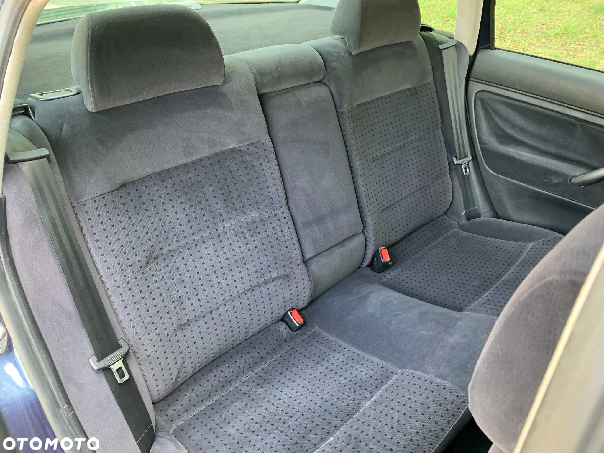 Volkswagen Passat 1.6 - 10