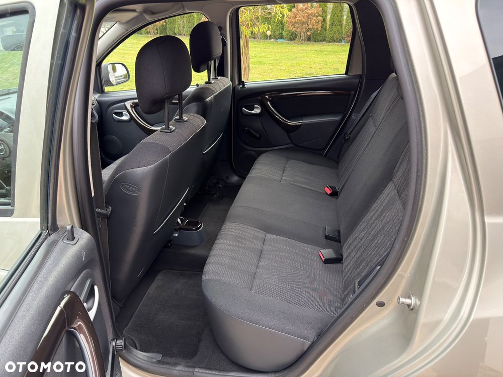 Dacia Duster 1.6 16V 4x2 - 6