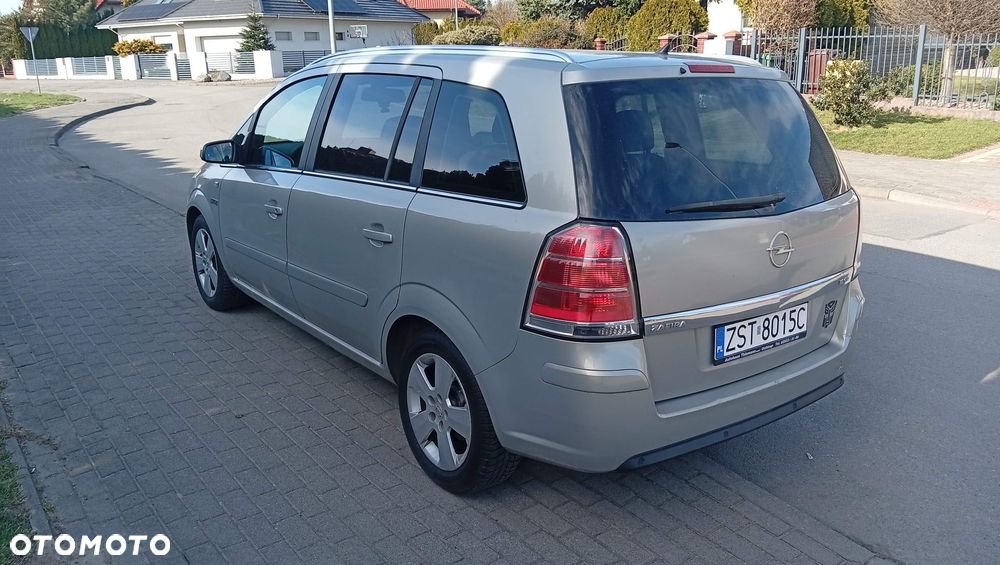 Opel Zafira - 2