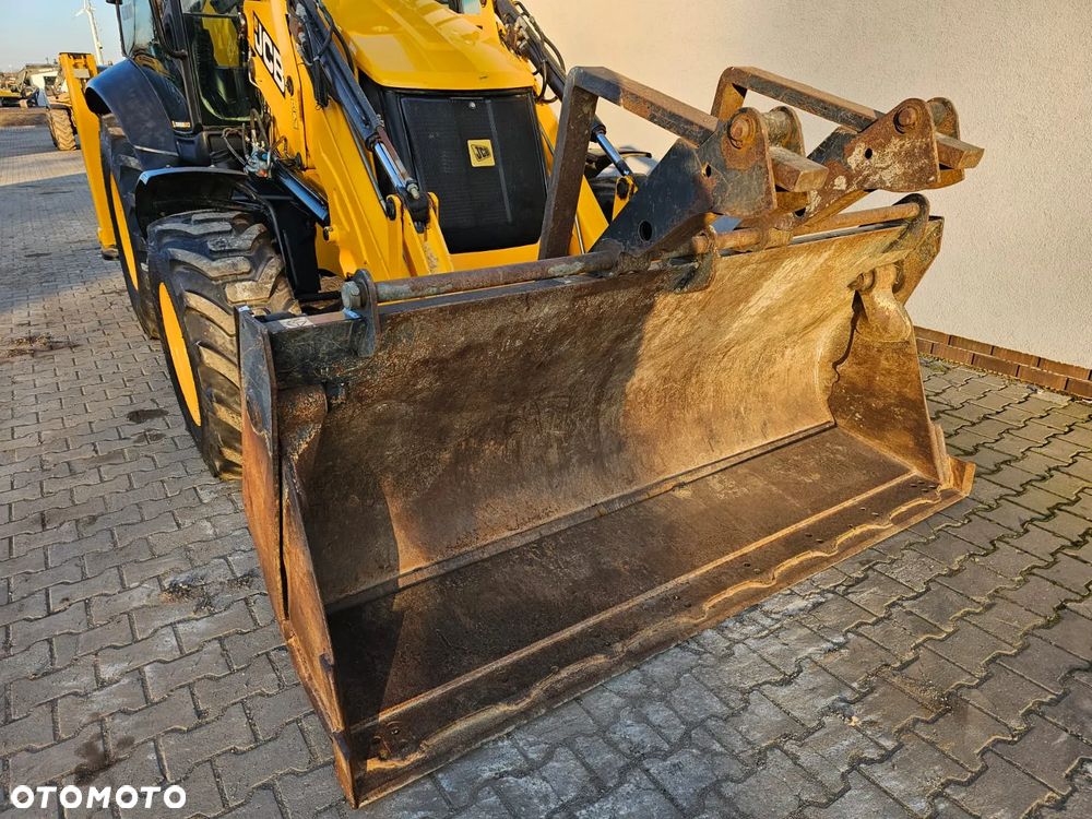 JCB 3CX Contractor 110kM - 10