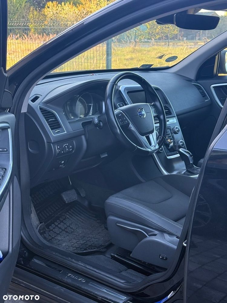 Volvo XC 60 D5 AWD Momentum - 7