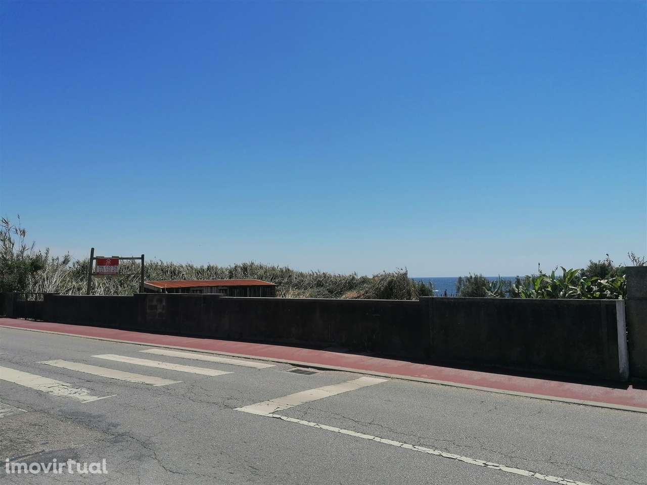 Terreno junto à Praia - Grande imagem: 4/23