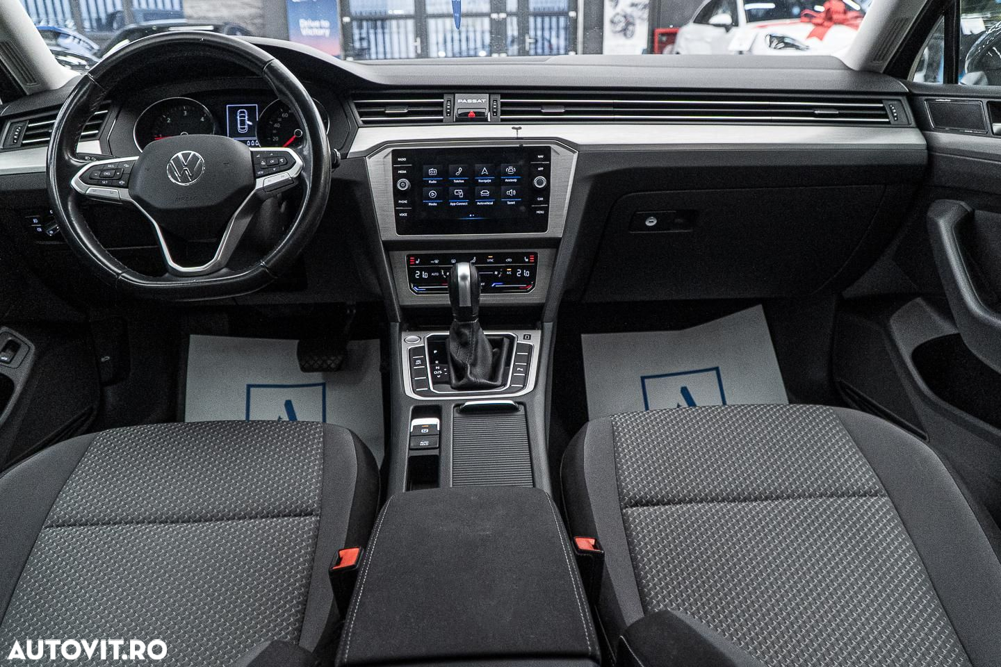 Volkswagen Passat 2.0 TDI DSG Comfortline - 33
