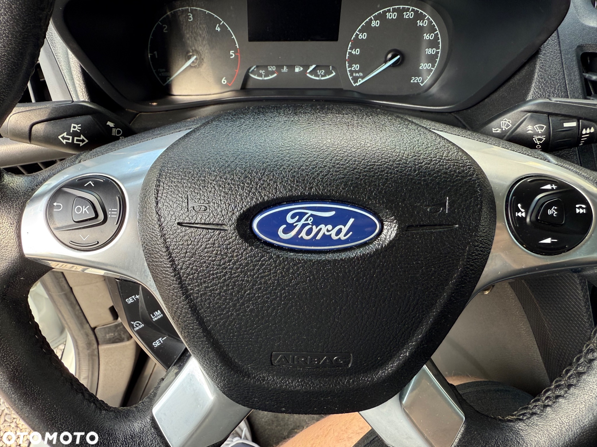 Ford Transit Connect - 17