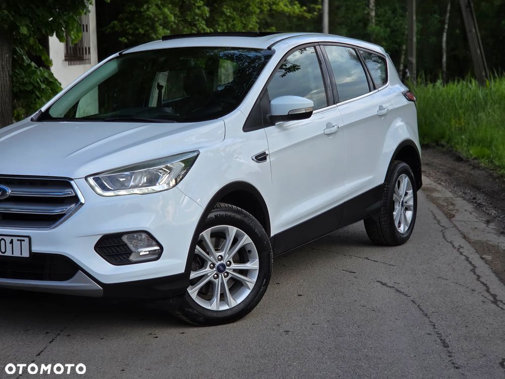 Ford Kuga 2.0 TDCi 2x4 Titanium - 20