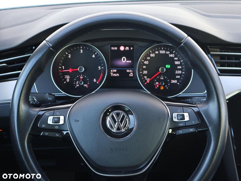 Volkswagen Passat - 10