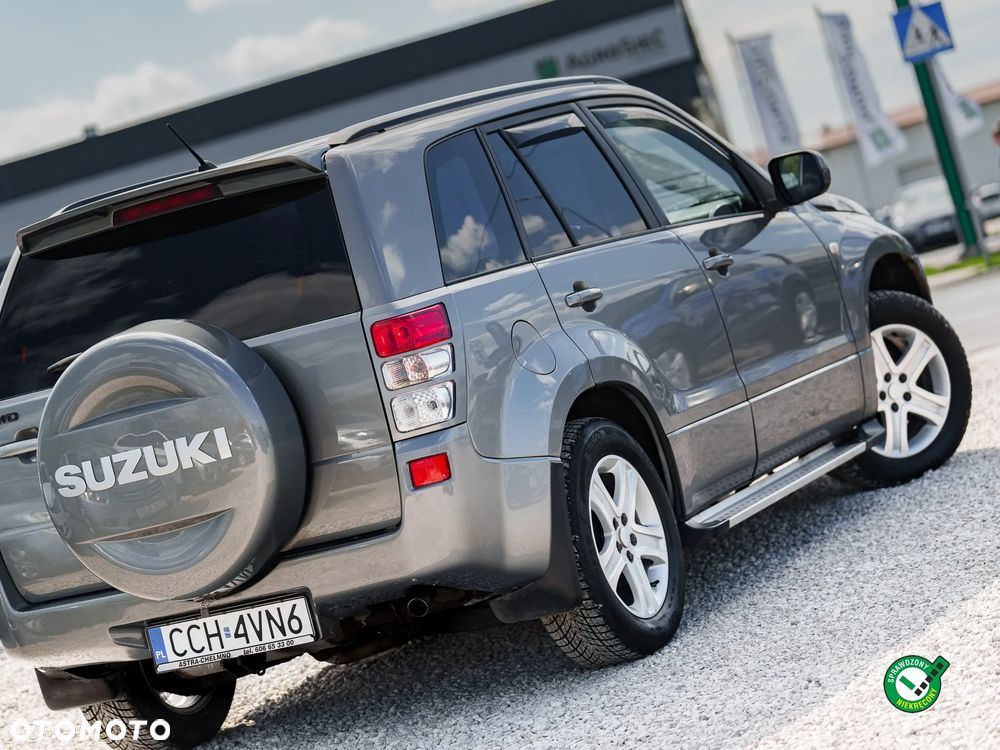 Suzuki Grand Vitara 2.0 Comfort + Family - 8