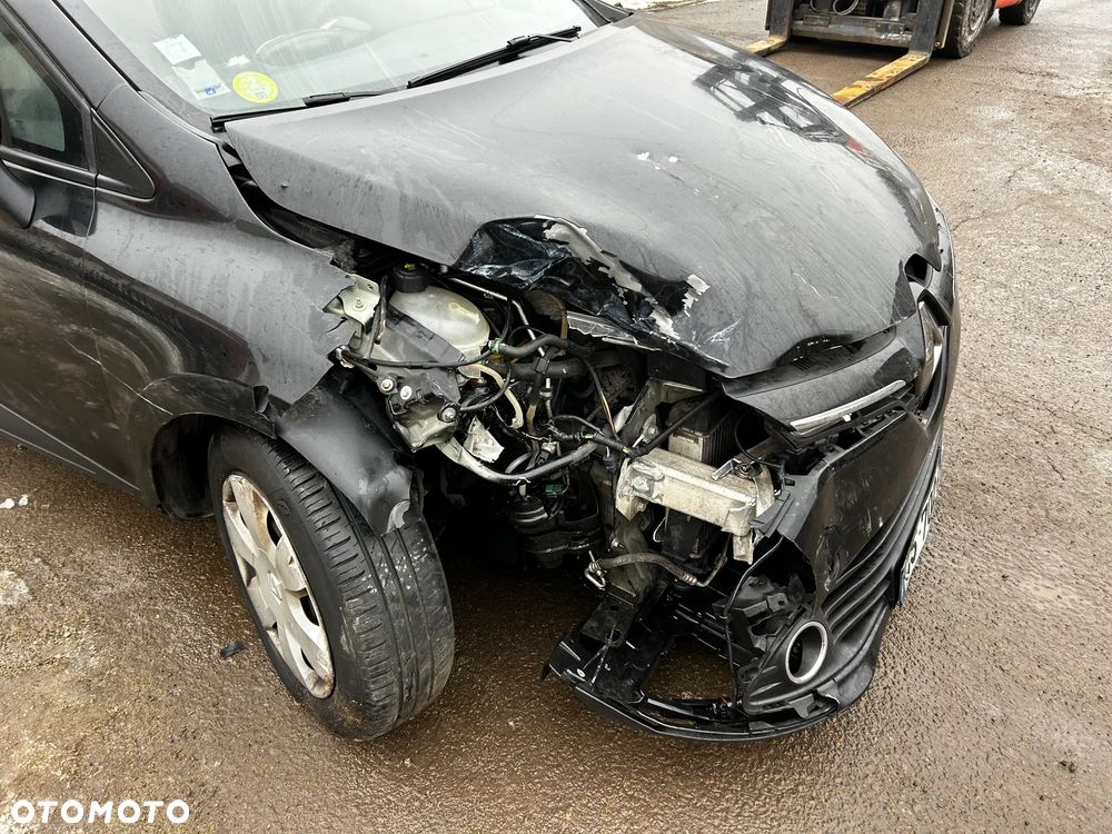 Renault Clio - 11