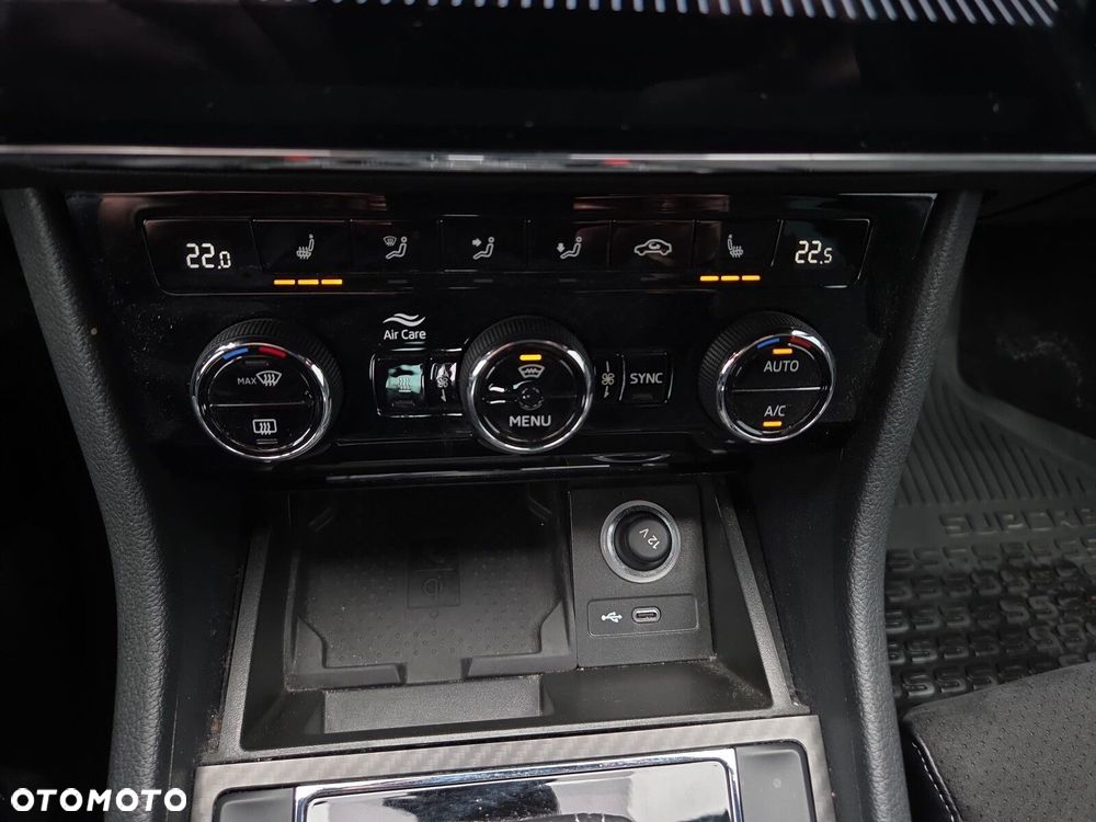 Skoda Superb 2.0 TDI SCR 4x4 Sportline DSG - 16